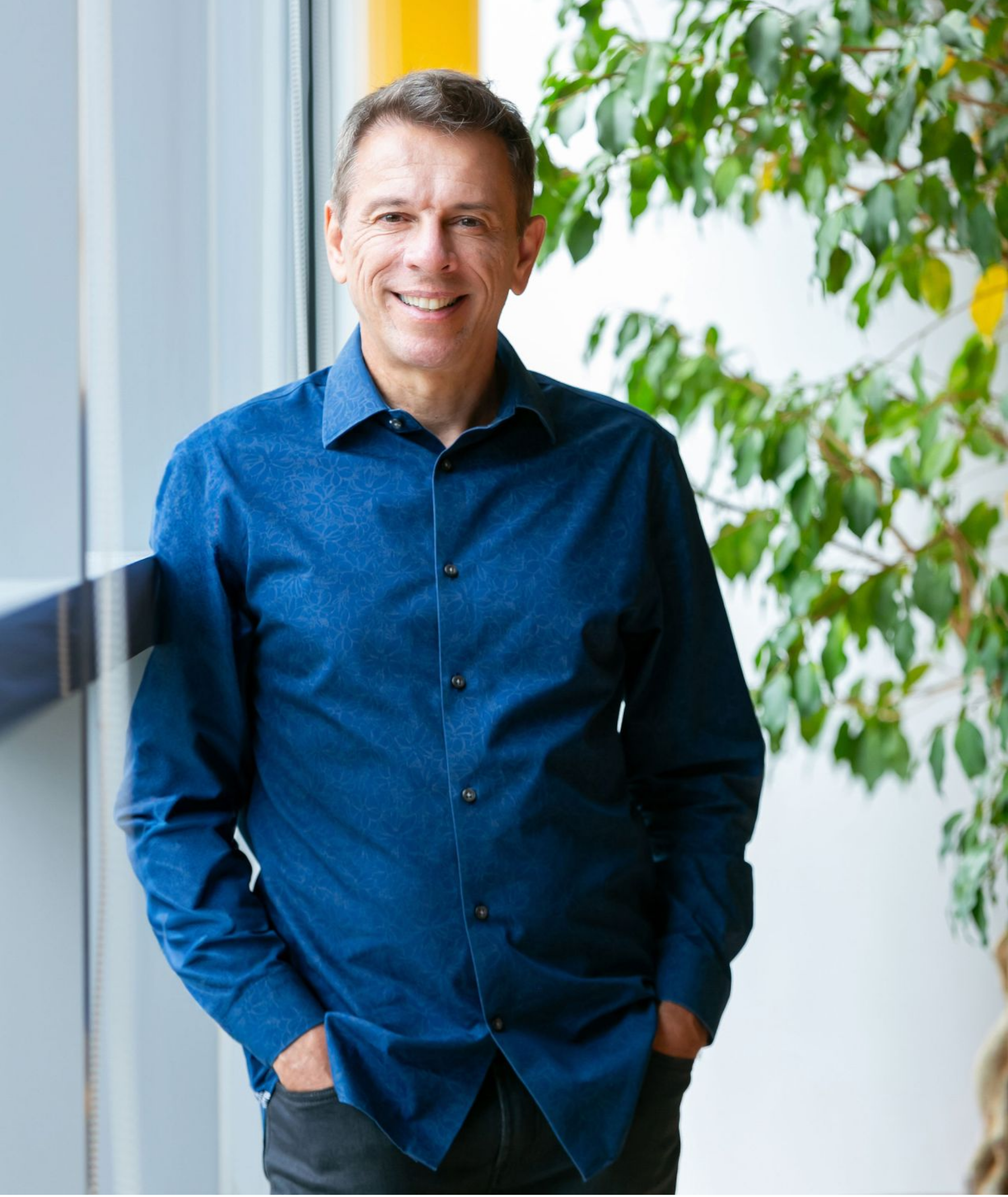 Enor Paiano, ex-Líder Comercial no UOL, IMS, Torabit e VIX, Xpert em sales enablement e liderança comercial